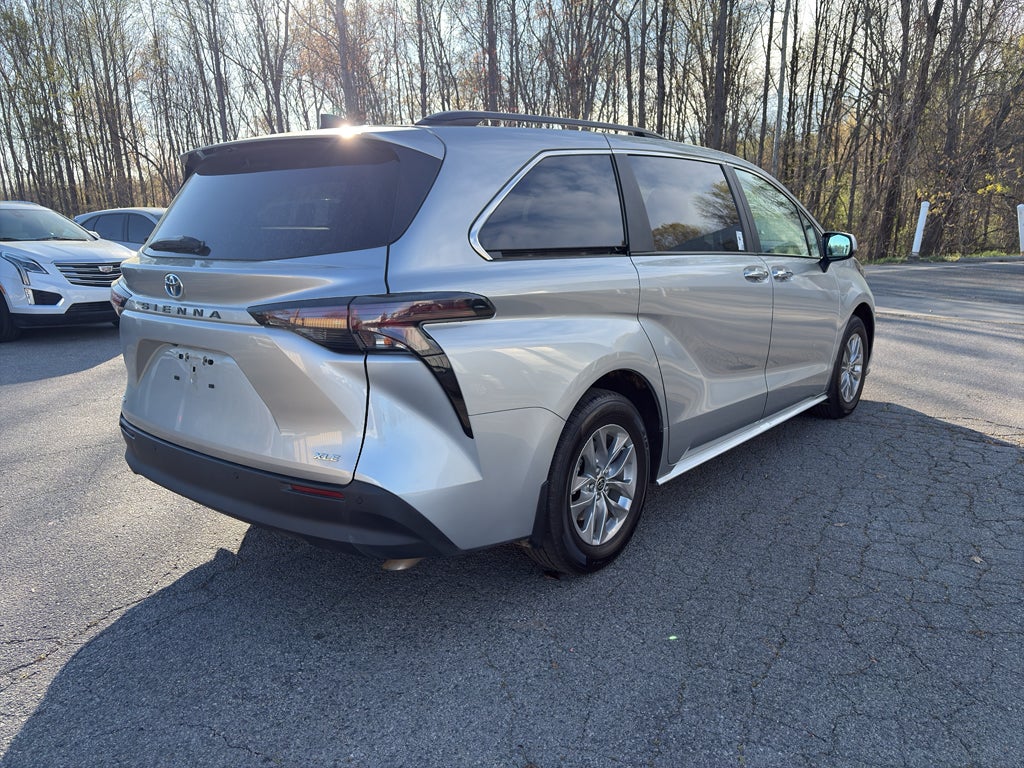 2025 Toyota Sienna XLE