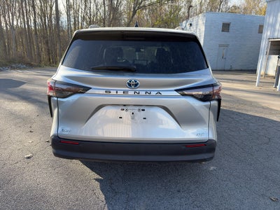 2025 Toyota Sienna XLE
