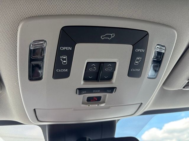 2026 Toyota Sienna XLE 8 Passenger