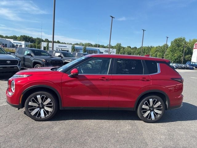 2025 Mitsubishi Outlander SE