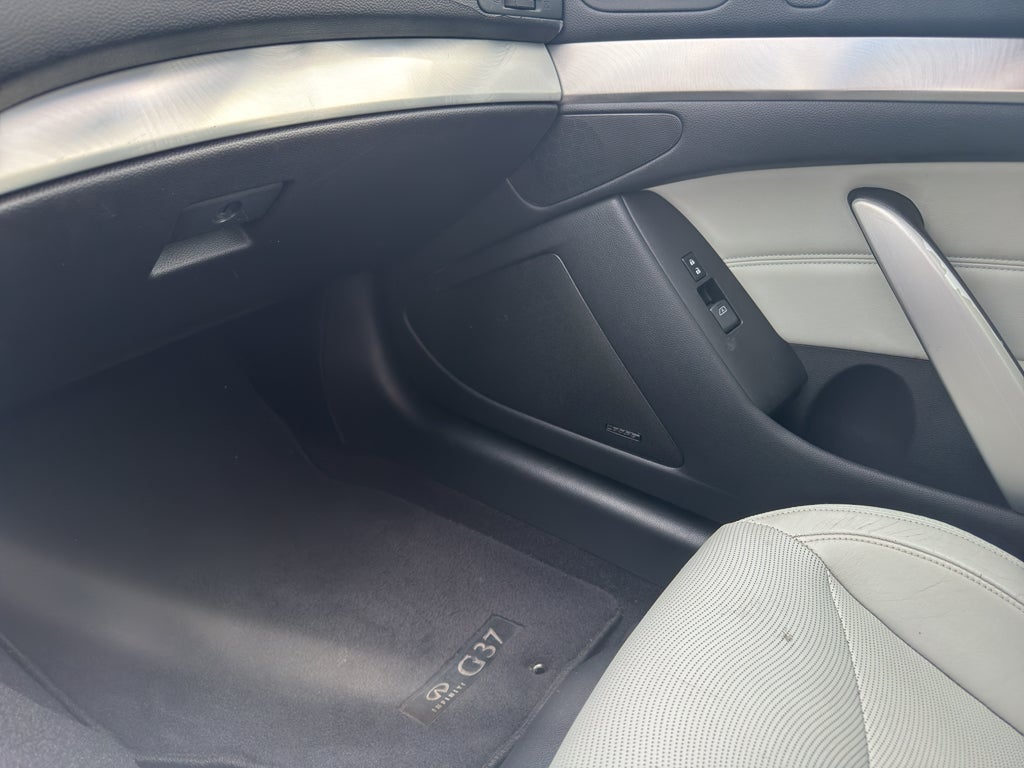 2011 INFINITI G37 BASE