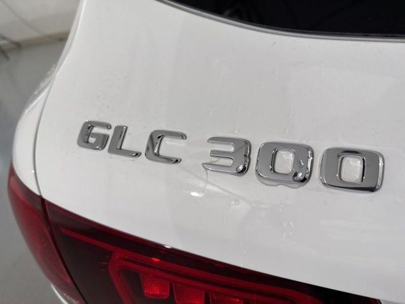 2022 Mercedes-Benz GLC 300