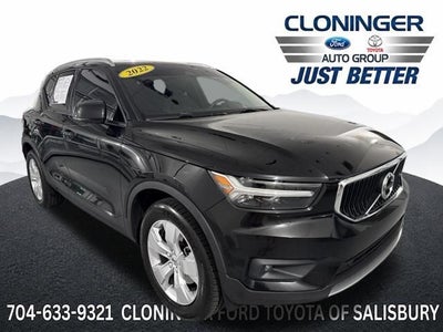 2022 Volvo XC40 Momentum