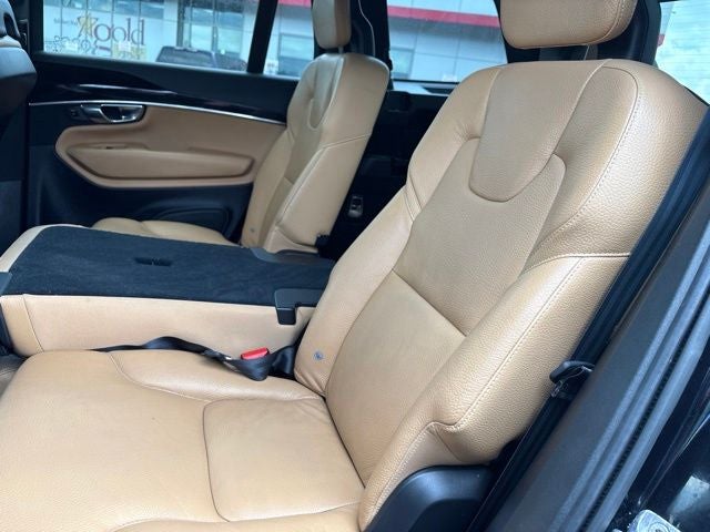 2019 Volvo XC90 T6 Momentum