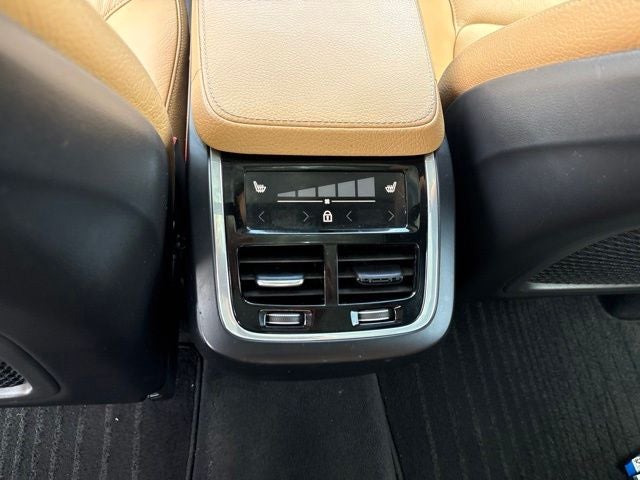 2019 Volvo XC90 T6 Momentum