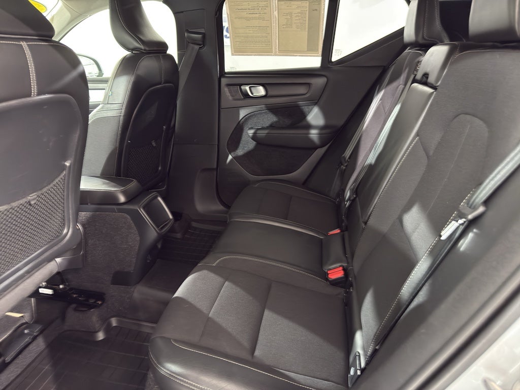 2020 Volvo XC40 Momentum