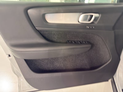 2020 Volvo XC40 Momentum