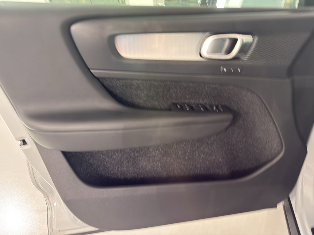 2020 Volvo XC40 Momentum