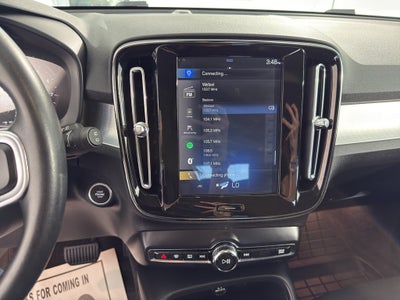 2020 Volvo XC40 Momentum